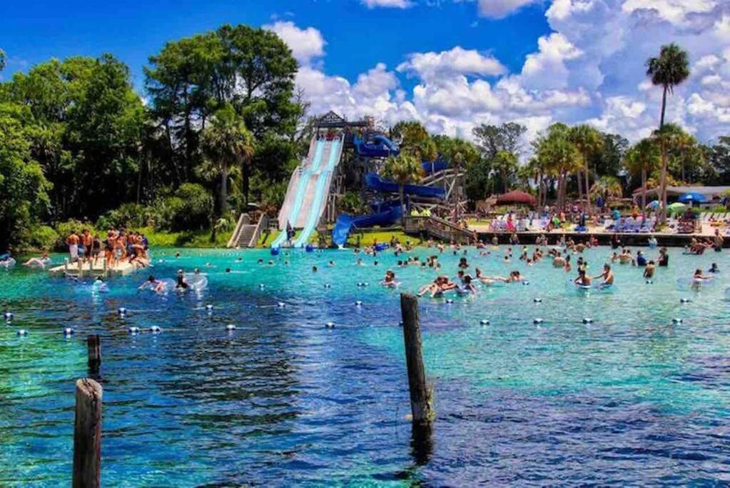 Manatee Oasis Weeki Wachee Family Fun Pool Home Spring Hill Exterior photo